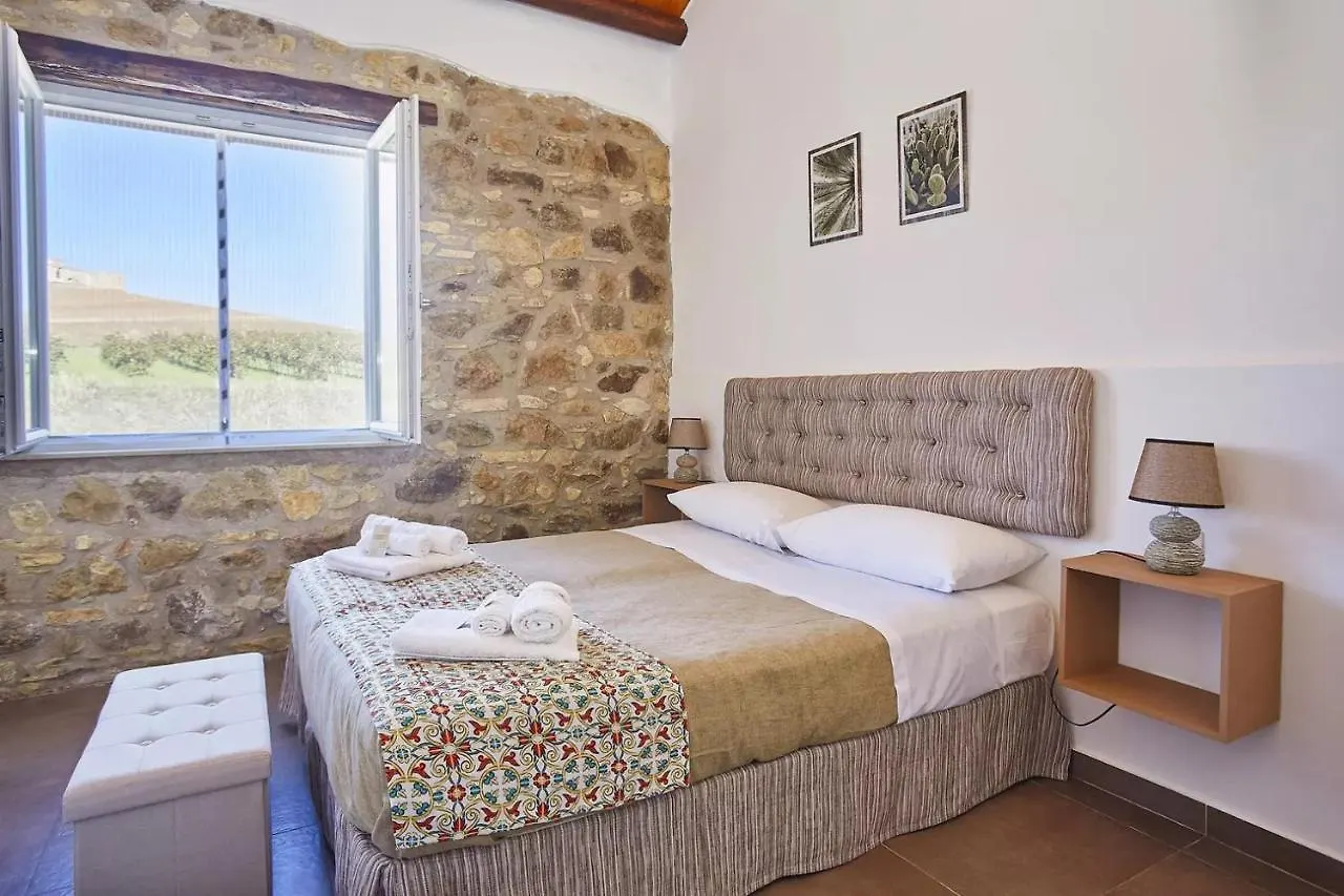Casale Sammartano Apartments Ummari
