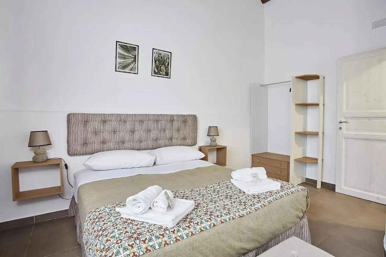 Casale Sammartano Apartments Ummari