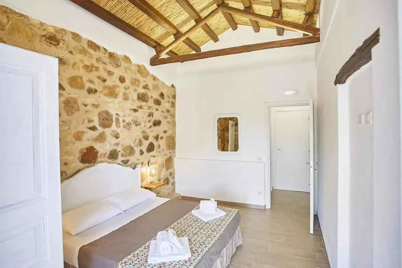 Casale Sammartano Apartments Ummari