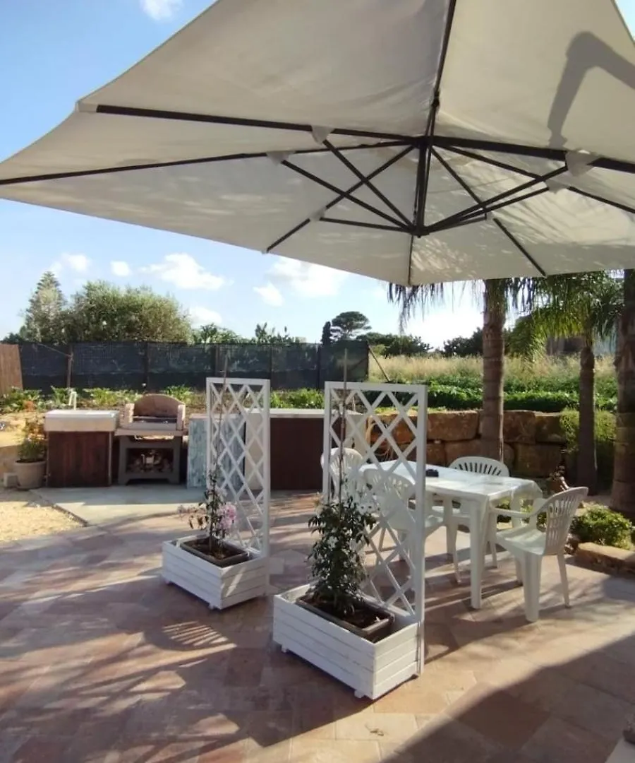 Casale Sammartano Apartments Ummari 0*,  Italy